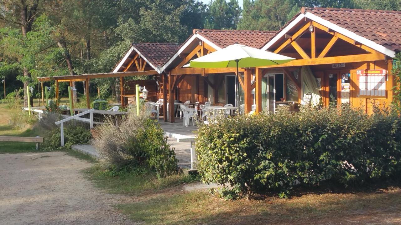 Les Palafitos Hotel Luglon Exterior photo